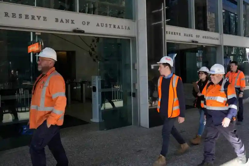 Australia’s Central Bank Raises Interest Rate to 3.85% After Three Cuts